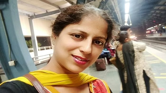 lajpat nagar double murder lady scolded for 43 thousand rupees two phones Mukesh slit throats with saw blade