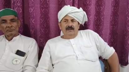 भाकियू अध्यक्ष नरेश टिकैत