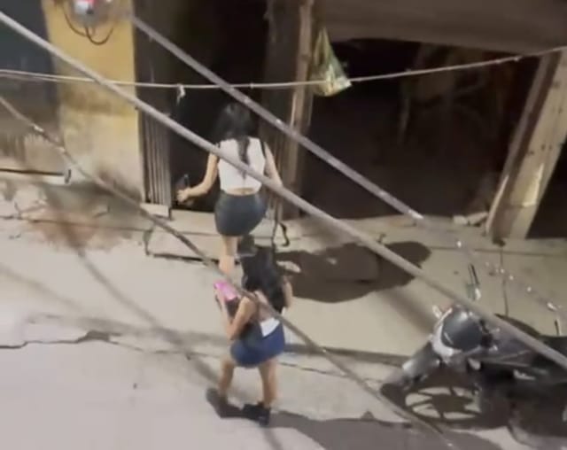 नशे के लिए आती युवतियां।