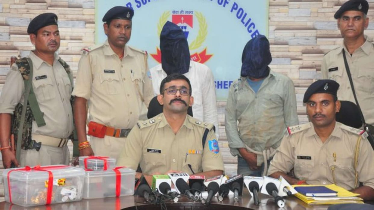 Jewellery robbery worth crores in Jamshedpur revealed two accused arrested from West Bengal