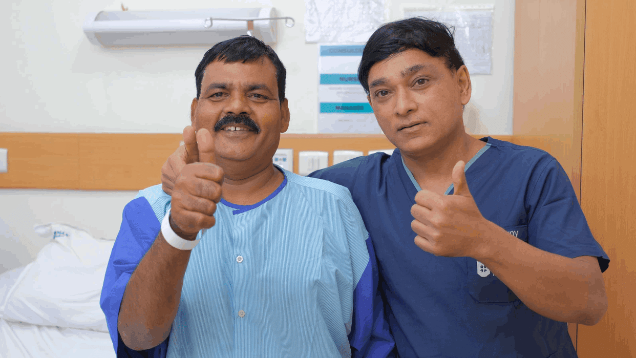 Robotic-assisted knee replacement without cement use