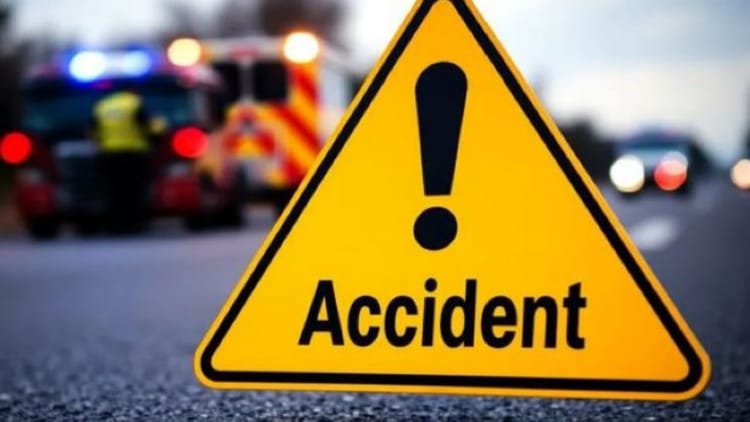 Another Accident Near Nardhari On The Chittorgarh Udaipur Six Lane A Car  Trying To Save Cattle - Chittorgarh News - चित्तौड़गढ़-उदयपुर हाईवे पर  दर्दनाक हादसा:मवेशी को बचाने के प्रयास में पति-पत्नी समेत चार की मौत, मासूम  घायल
