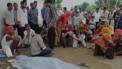 Tonk News: Youth Killed by Sand Mafia's Trolley in Rajmahal, Angry Villagers Sit on Protest for 14 Hours
