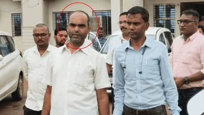 ACB team arrested clerk of Bori tehsil office red-handed while taking bribe