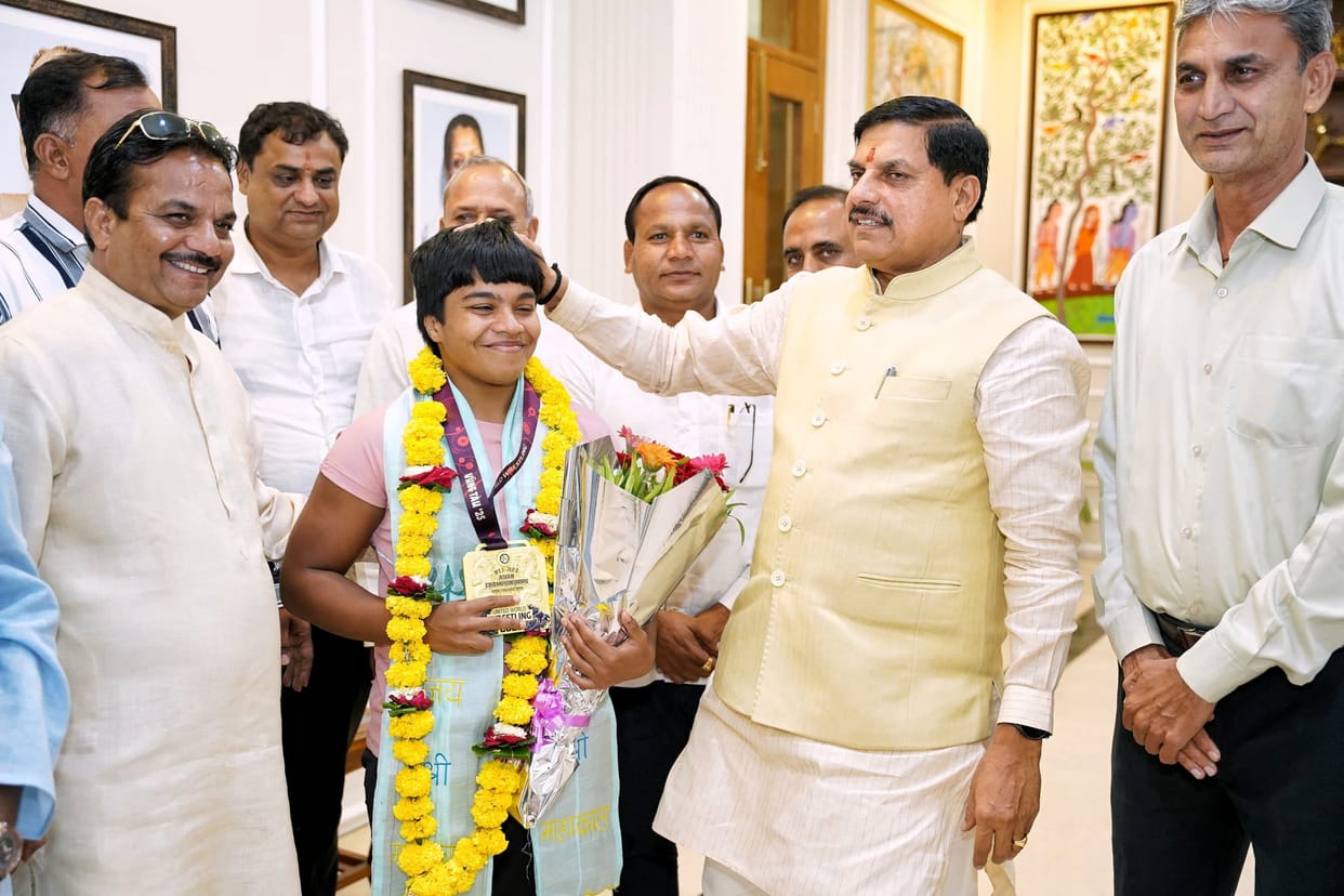 MP News: CM congratulates Priyanshi who won gold in Asian Championship, announces two lakh incentives