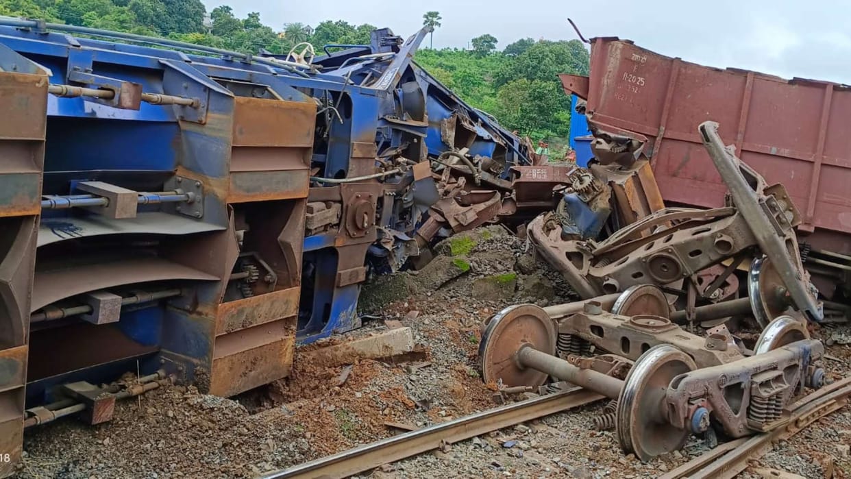 Several coaches of a goods train derailed in the railway yard in Sahebganj, no casualties