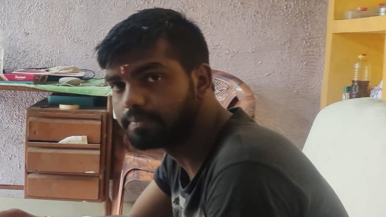 The body of a young man was found hanging from a noose in a house located in Bhitwa Tola of Sant Kabir Nagar