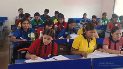 Students did not get textbooks in government schools in Baloda Bazar Bhatapara