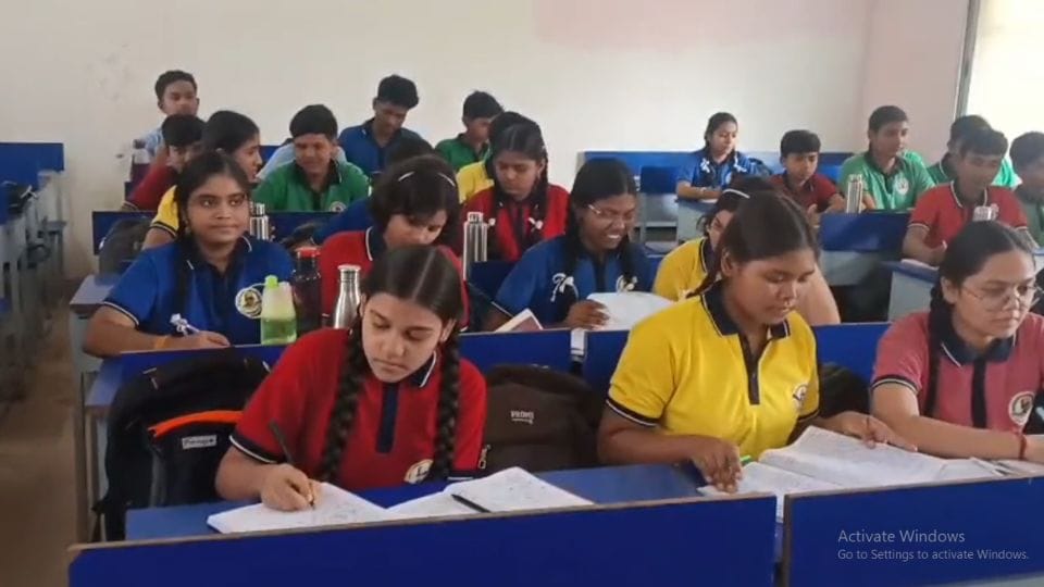 Students did not get textbooks in government schools in Baloda Bazar Bhatapara
