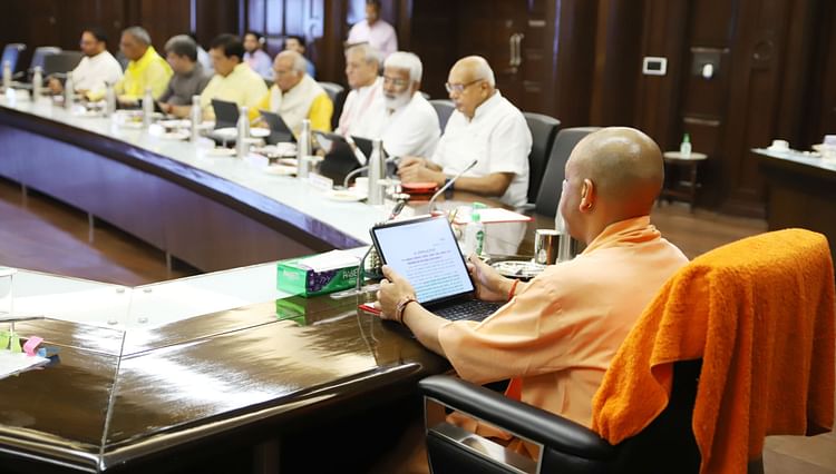 यूपी: प्रदेश में आई बाढ़ को लेकर एक्शन मोड में सीएम,अधिकारियों को सौंपी जिम्मेदारी; मानसून सत्र पर बनाई रणनीति