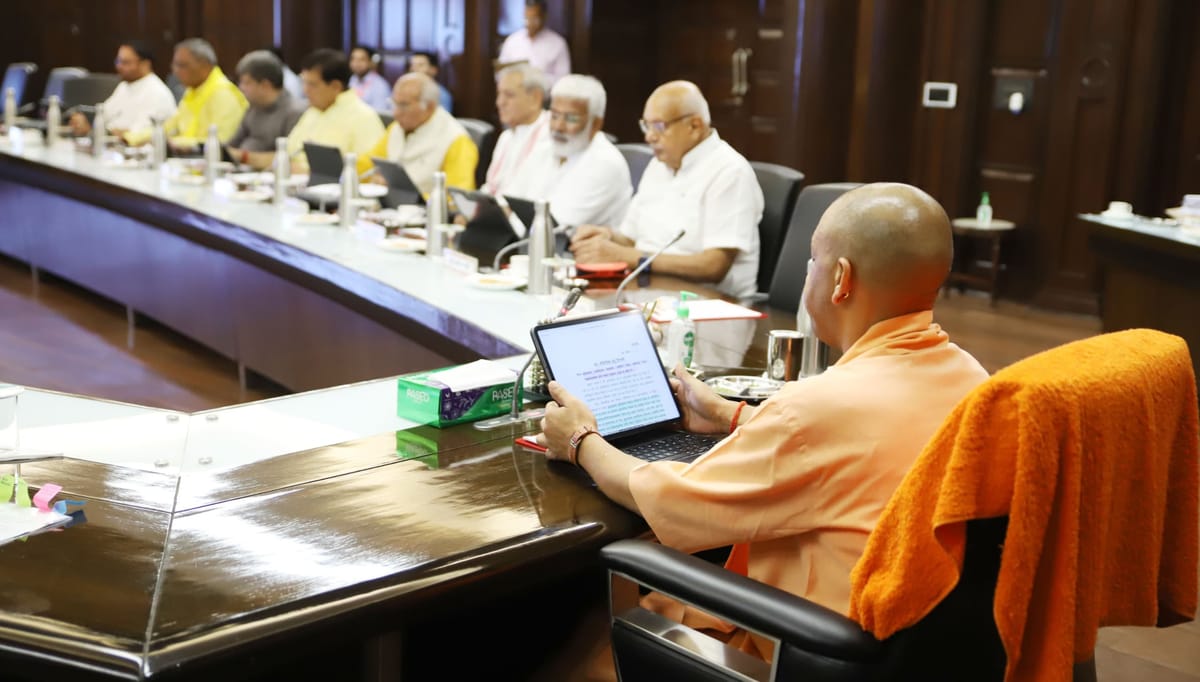 यूपी: योगी कैबिनेट की बैठक आज, दरोगा-सिपाही भर्ती के नियमों में बदलाव के साथ आ सकते हैं 15 बड़े प्रस्ताव