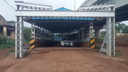 railways installed high capacity pumps under bridge To deal with waterlogging in Bhatapara