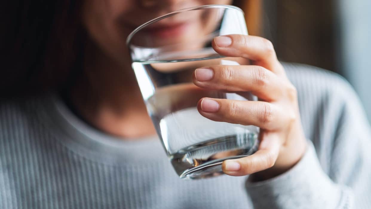 Drink Warm Water Daily in Winter Benefits For Digestion And Cold Subah Garam Pani Peene Ke Fayde