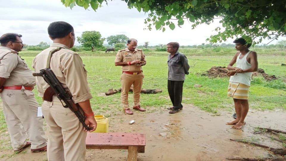 Friend sent objectionable photos on brother mobile hurt dumper driver committed suicide