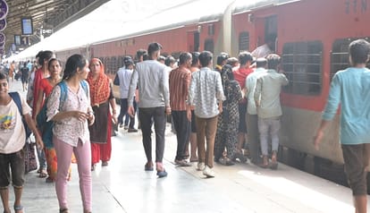 Kanpur Along with seats galleries and toilets are sold in trains passengers with general tickets are charged