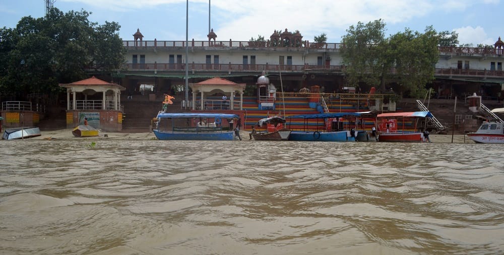 Kanpur Gangas water level increased 29 gates of the barrage were opened the administration are fully alert