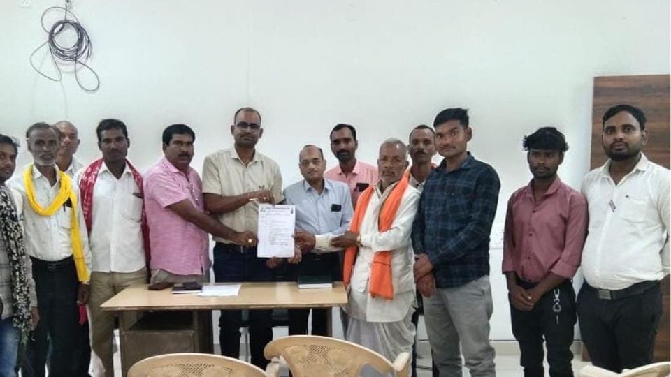 farmers association submitted memorandum to sugar factory management In Kabirdham