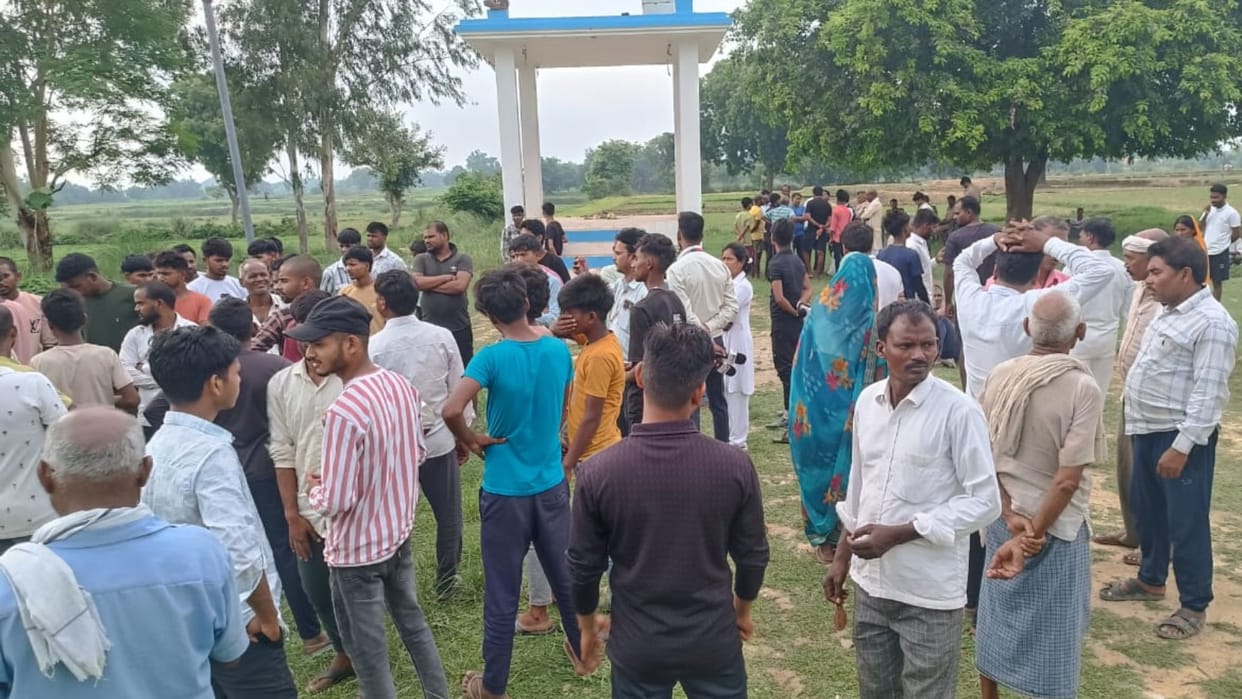 People protested against breaking of Ambedkar statue at two places in Azamgarh