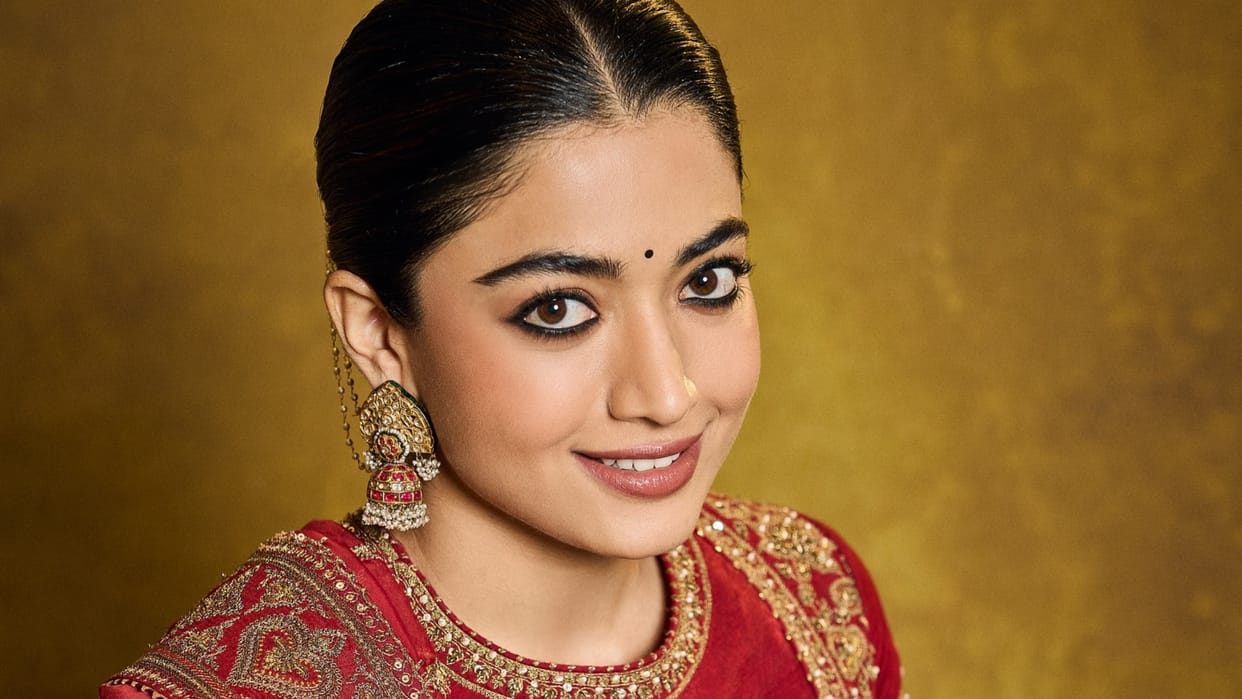 Rashmika Mandanna Met Her Fans On Her Paris Trip Video Goes viral