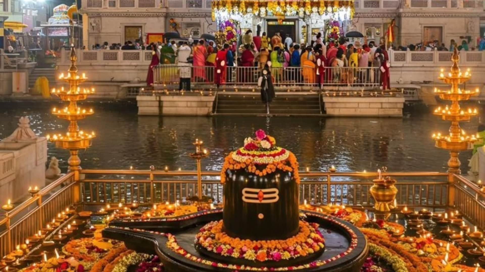 Sawan Somwar special Visit these temple where Nature and devotion meets sawan me kare in dhamo ki yatra