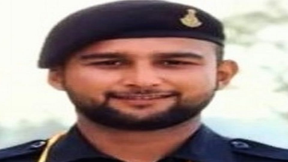 A para commando returning after celebrating his friend birthday was run over by a vehicle