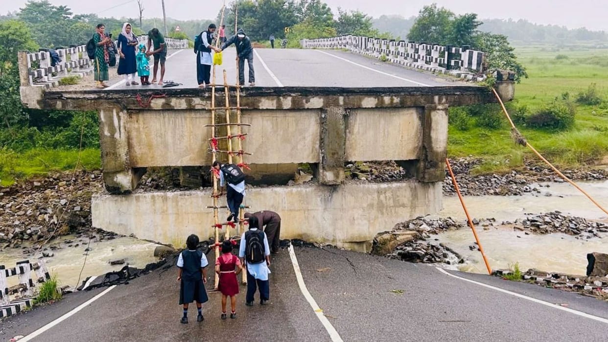 collapsed Pelol bridge in Khunti broke the way school affecting the education of children