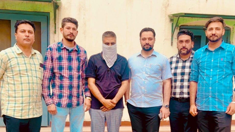 Vigilance arrested Municipal Council Dhanaula accountant for taking bribe in Barnala