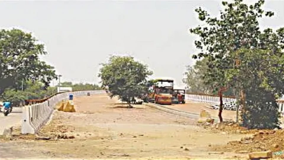 The obstruction of Barapula Corridor and Nandnagari flyover will be removed