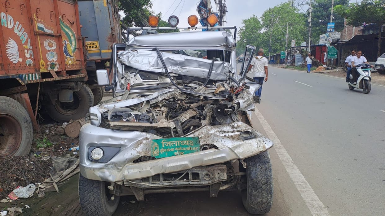 Bihar News: Katihar RJD leader killed in collision between truck and Bolero, four people seriously injured