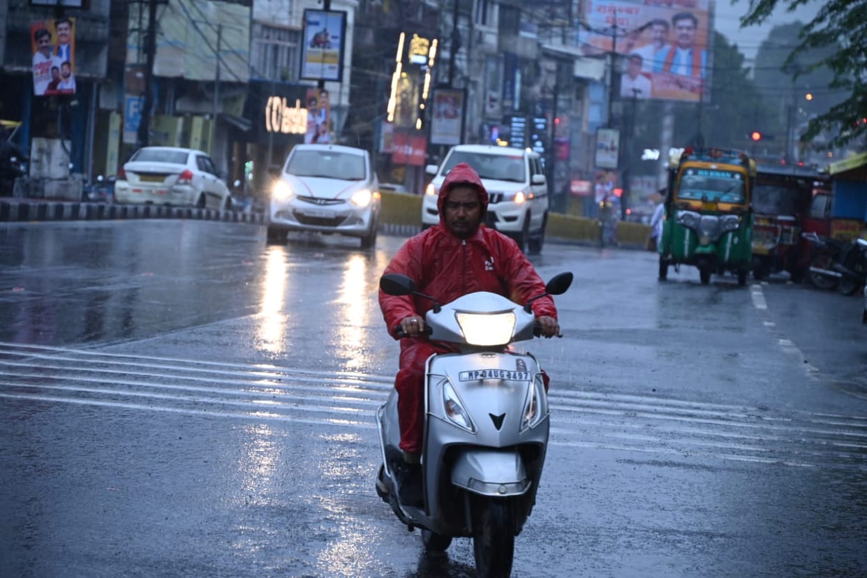 Weather Update: Orange-yellow alert for heavy rain in 28 districts of MP today, heavy rain warning for next 4