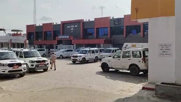 जेल के अंदर आवासीय भवनों के निर्माण करवाए जाएंगे।