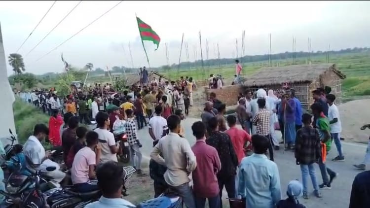 Bihar : मोहर्रम जुलूस के दौरान हाईटेंशन तार की चपेट में आया ताजिया, करंट से झुलसे शख्स की मौत; कई घायल