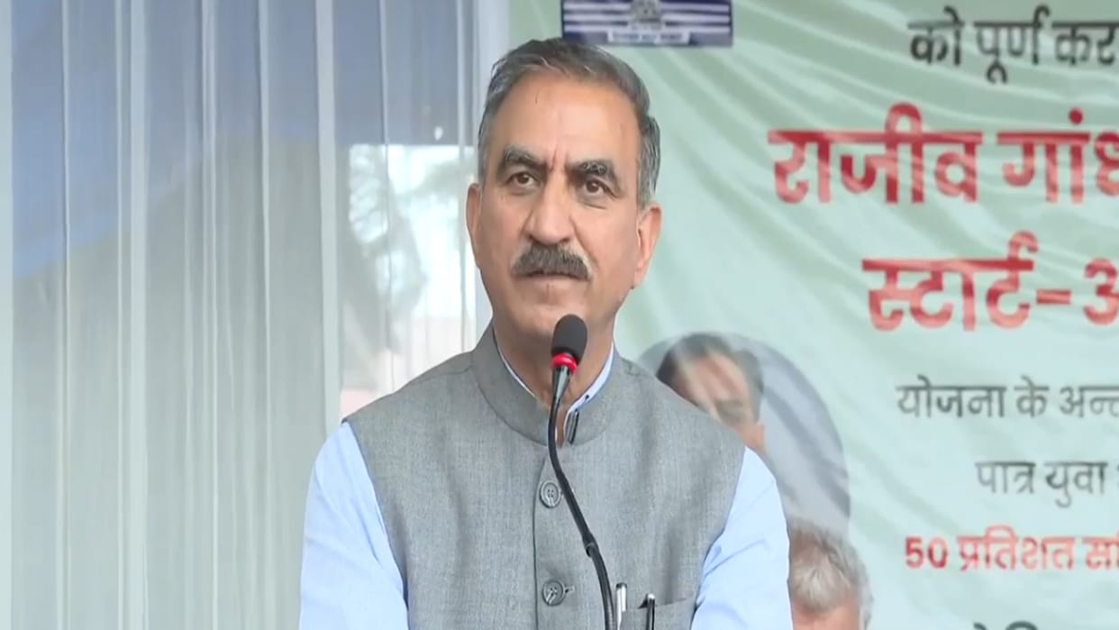 Electric taxis started under Rajiv Gandhi Self Employment Startup Scheme, Chief Minister flagged off