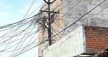 Kanpur Electricity poles have been placed inside houses kesco  has issued notices to 332 families