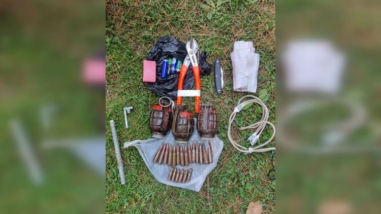 बारामुला में आतंकी ठिकाना ध्वस्त: IED और कारतूस बरामद, सुरक्षाबलों ने तलाशी अभियान चालकर नाकाम की आतंकी साजिश
