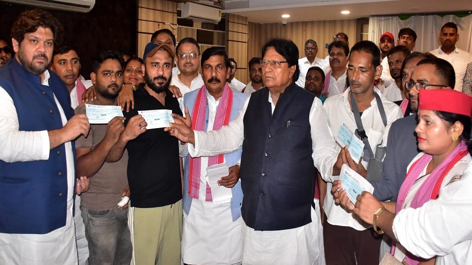 Samajwadi Party high command sent cheques to the meat traders beaten up in Alhadpur