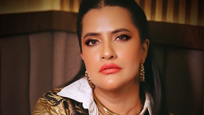 Sona Mohapatra Comment About Late Shefali Jariwala Song Kaanta laga Social Media Users Troll Singer