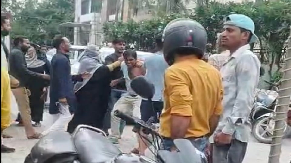 fight uproar and vandalism between kanwariya and villagers after a car hit them