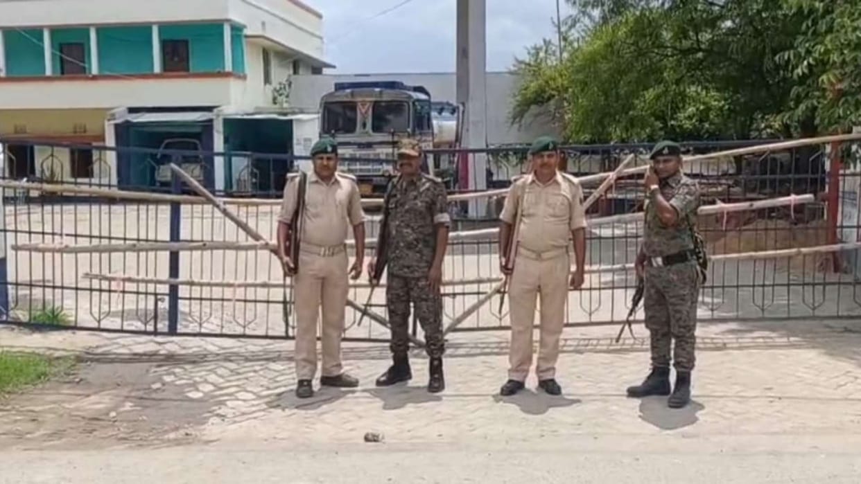 Big police action after triple murder in Siwan, petrol pump sealed, six accused arrested