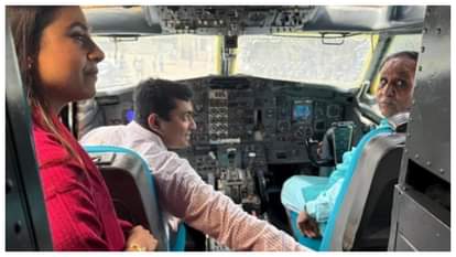 बोइंग के कॉकपिट में विजय रूपाणी