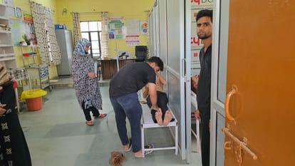 UP News: 150 people fall ill due to food poisoning in Saharanpur, one dead, screams in hospitals