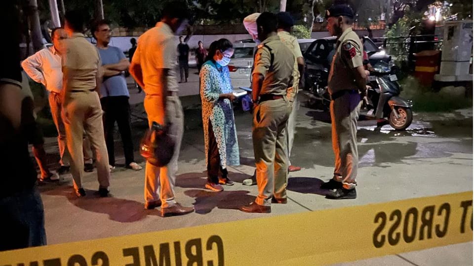 Attack on youth with  knife in Chandigarh people became spectators and kept making videos