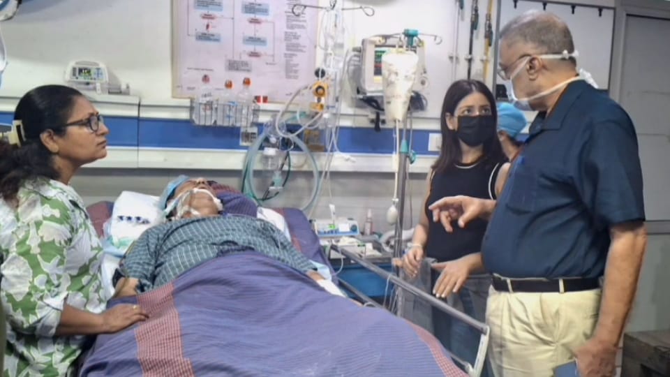 Firing on Punjabi actress Tania father Health Minister Dr. Balbir Singh met Dr. Aniljit Kamboj