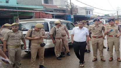 हादसे के बाद पहुंचे पुलिस-प्रशासनिक अधिकारी
