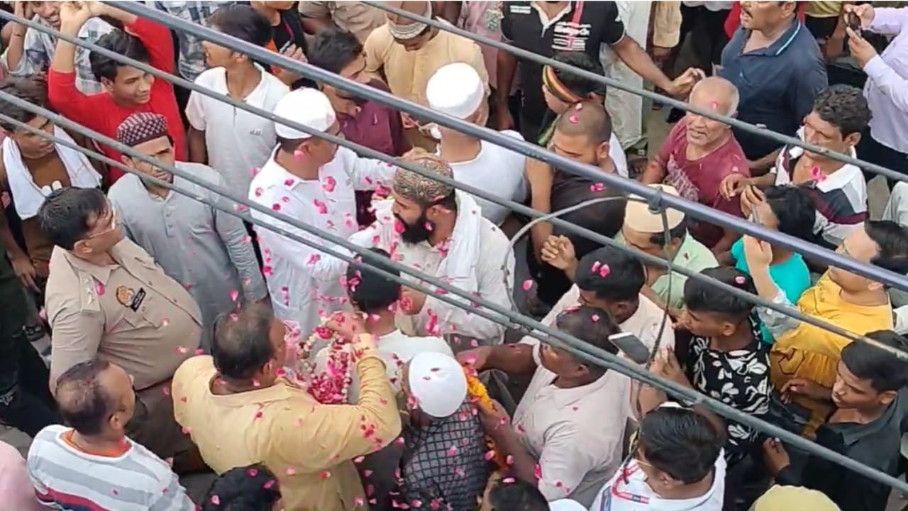 Muharram julus take out in Jogi Nawada of Bareilly 32 years old dispute ended