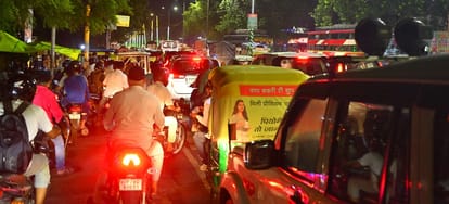 Kanpur Jam on VIP road and Govindpuri bridge vehicles kept crawling  police started traffic after effort