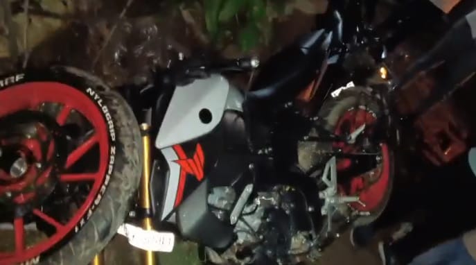 Unnao Road Accident Two bikes collide violently two dead and three injured referred to district hospital
