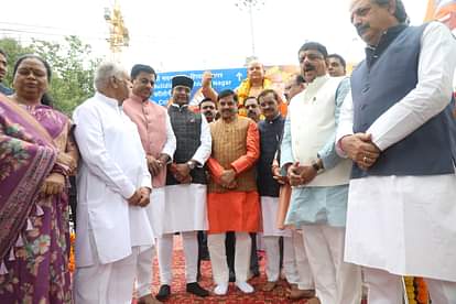 मुख्यमंत्री डॉ. मोहन यादव ने डॉ. श्यामा प्रसाद मुखर्जी की प्रतिमा पर मार्ल्यापण किया