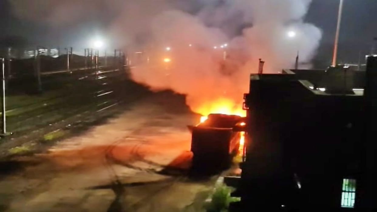 Ranchi Indiscriminate firing at railway coal site criminals set fire to Hyva Threatened businessmen BJP leader