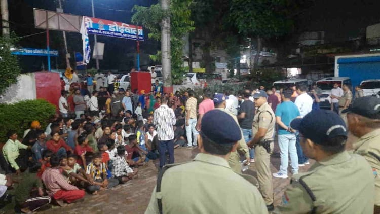 Rishikesh: स्क्रीनिंग प्लांट में मृत मिली नाबालिग; हंगामा...नदी किनारे कूड़ा बीनने गई थी किशोरी